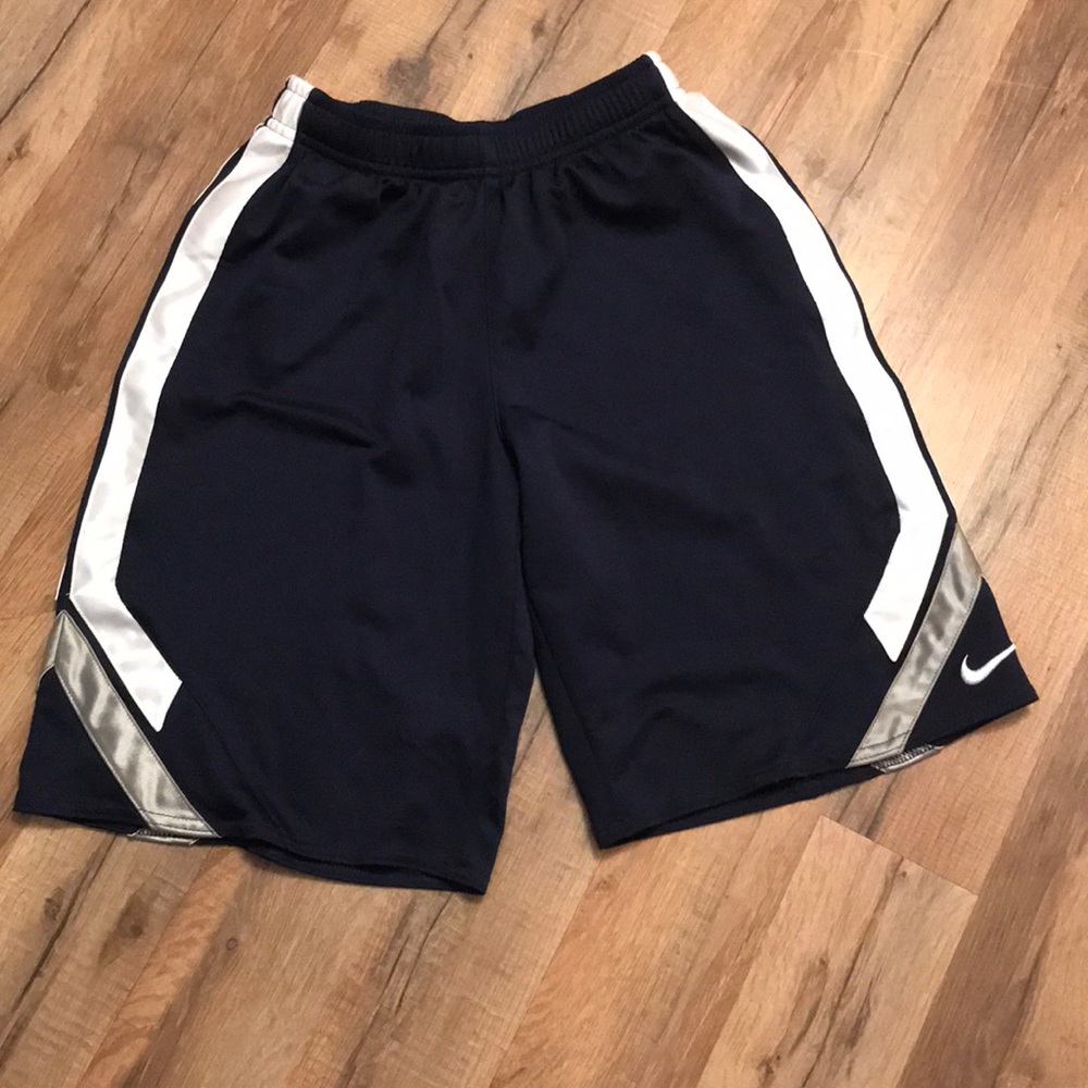 ✨NIKE DRY FIT BOYS SM.✨